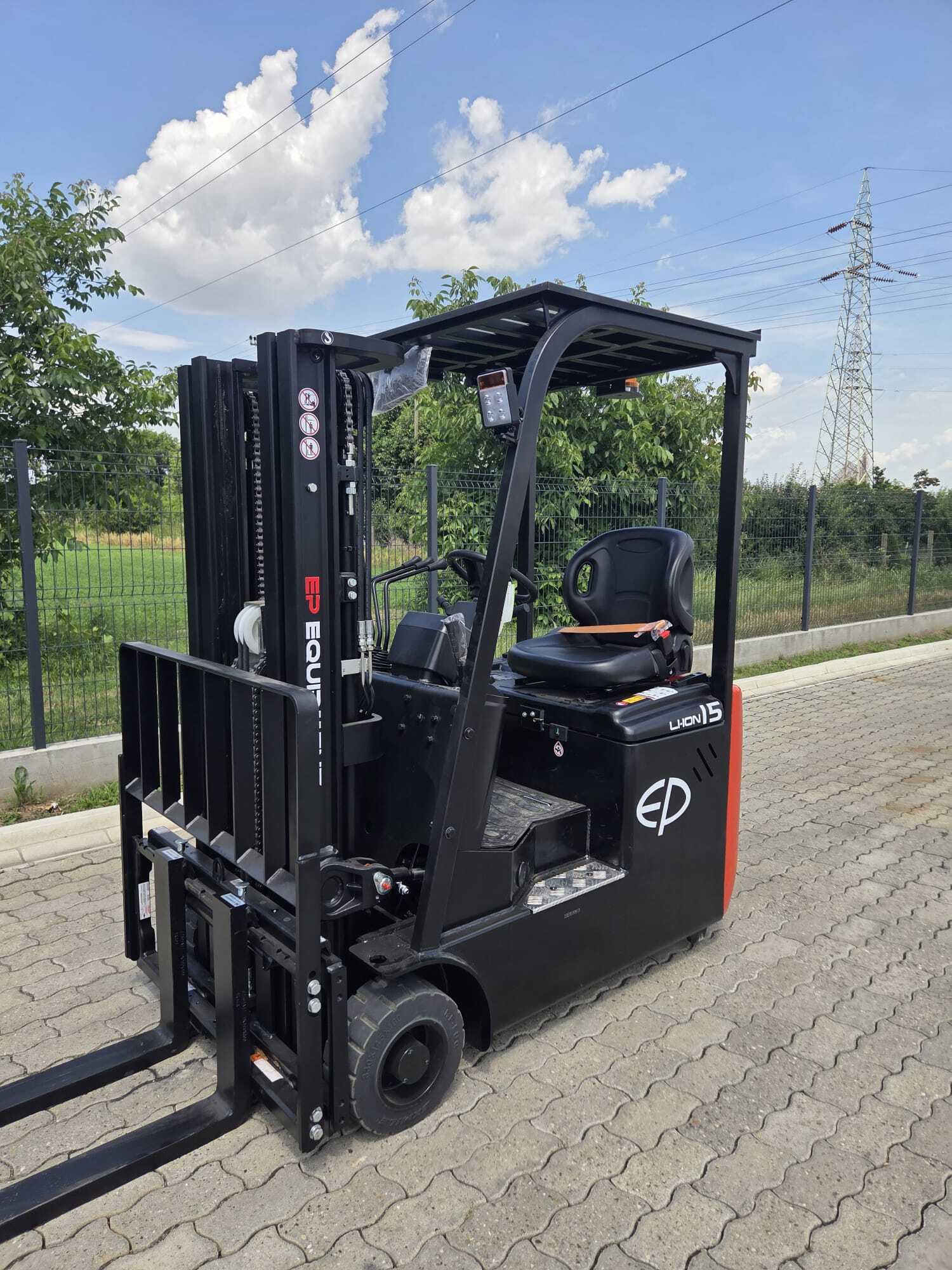 Ep_efs_151 | Jović Viljuškari Novi elektro viljuškar EP EFS 151 15t 4m Triplex Li Ion